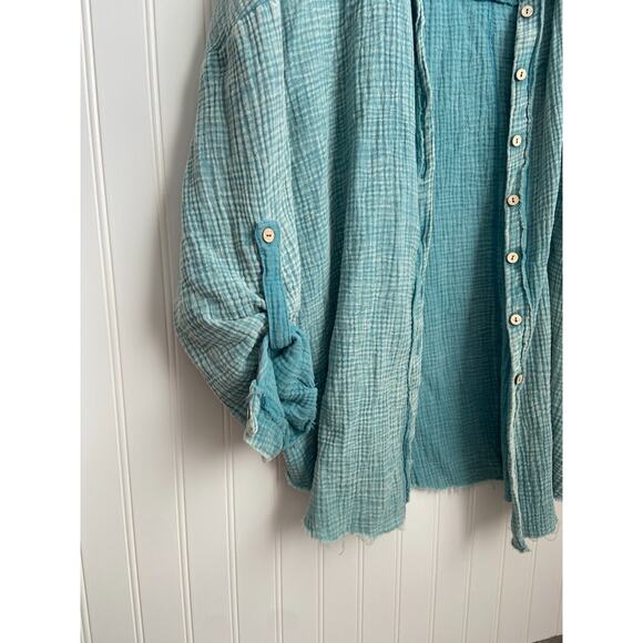 ZENANA Double Gauze Button Up Blouse Women's 2XL Blue Raw Hem Distressed Shirt - Picture 2 of 6